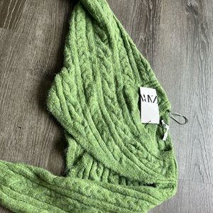 Cute cropped asymmetrical green top zara